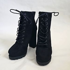 NWB Wild Diva Vivian Black Suede-like Boots, Women's size 8